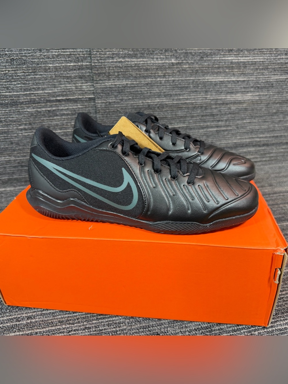 Nike Legend 10 Club IC Black/Black/Deep Jungle Soccer Shoes Mens 8.5 Women’s 10